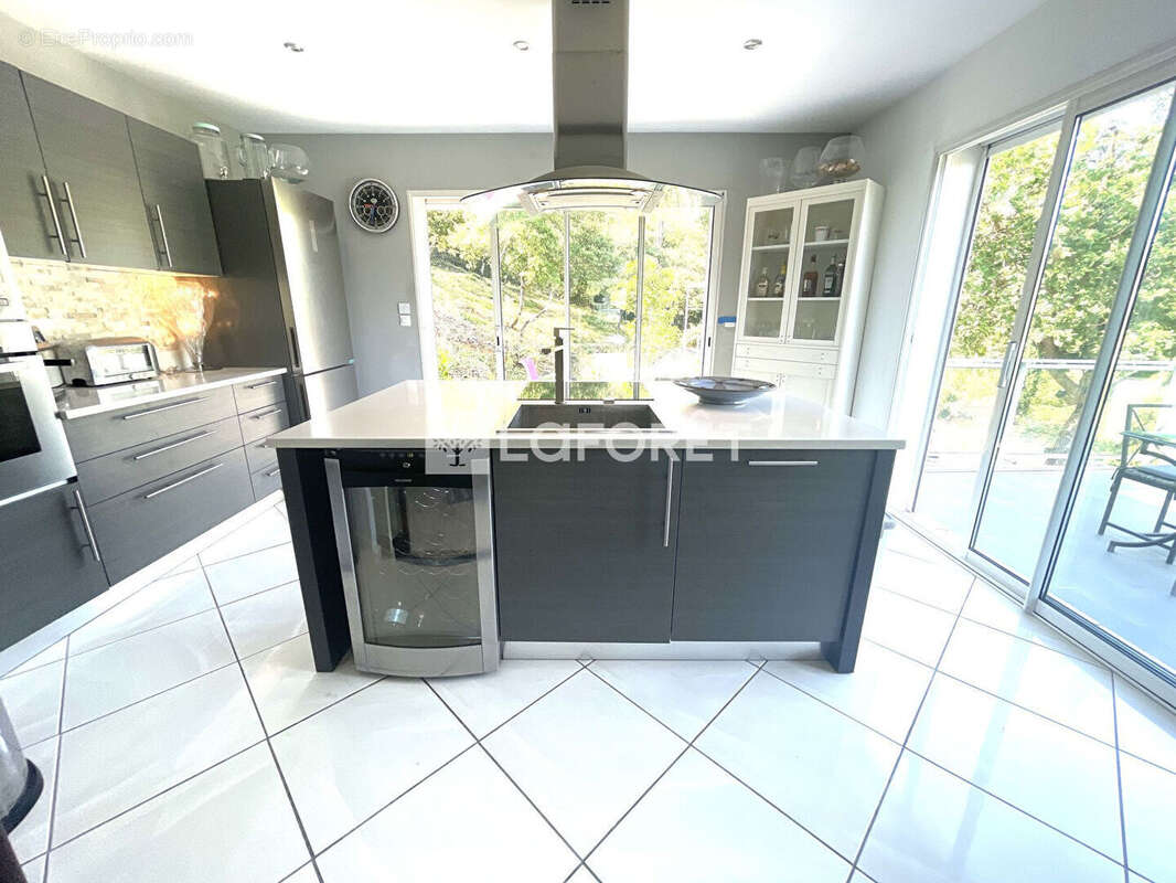Villa Cabasse 9 pièces 230 m2  4 chambres avec piscine - photo 4