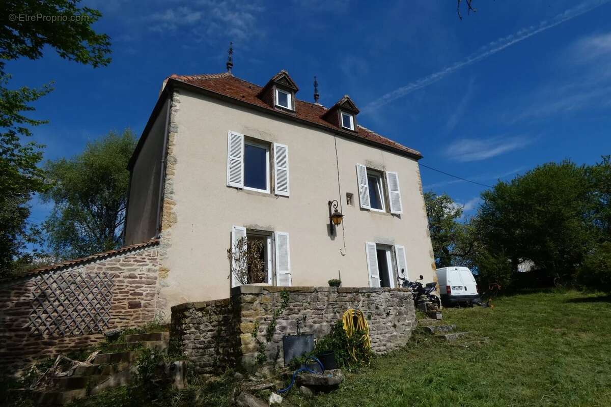Maison à SAINT-PIERRE-DE-VARENNES
