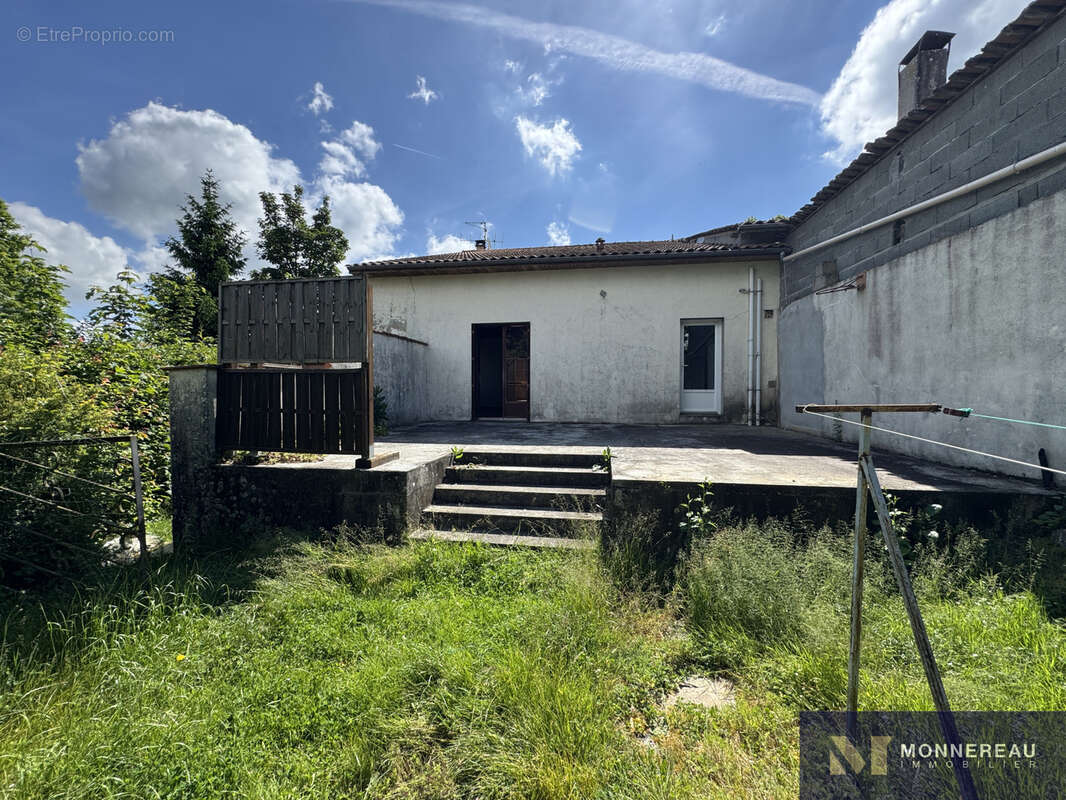 Maison à REIGNAC