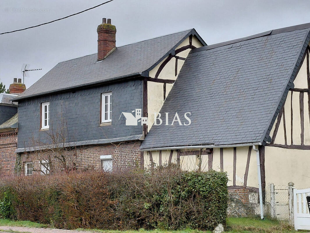 Maison à LA TRINITE-DE-THOUBERVILLE