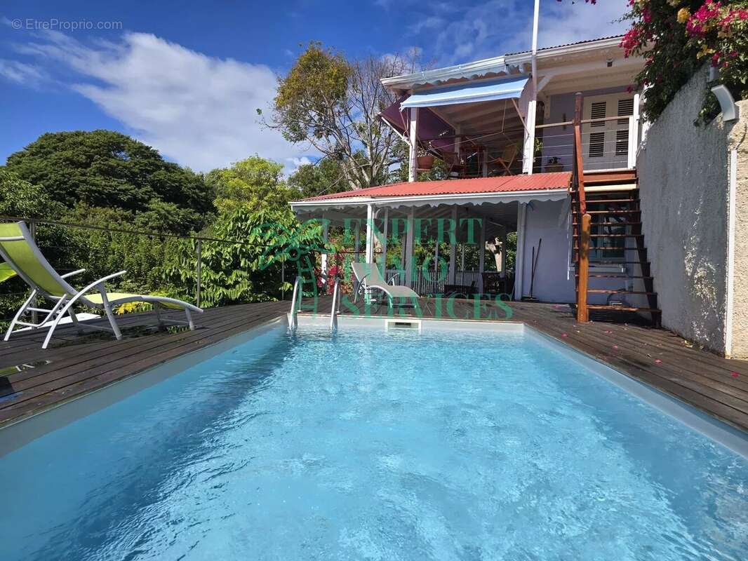 Maison à CAPESTERRE-DE-MARIE-GALANTE