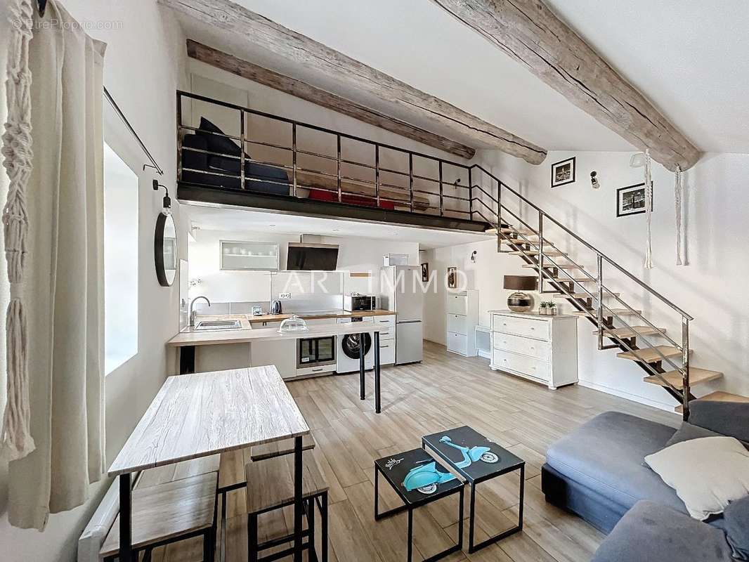 Appartement à FONTAINE-DE-VAUCLUSE