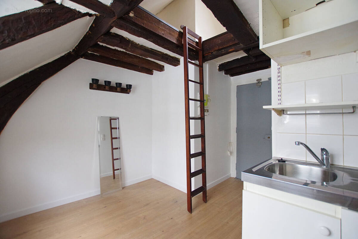 Appartement à PARIS-2E