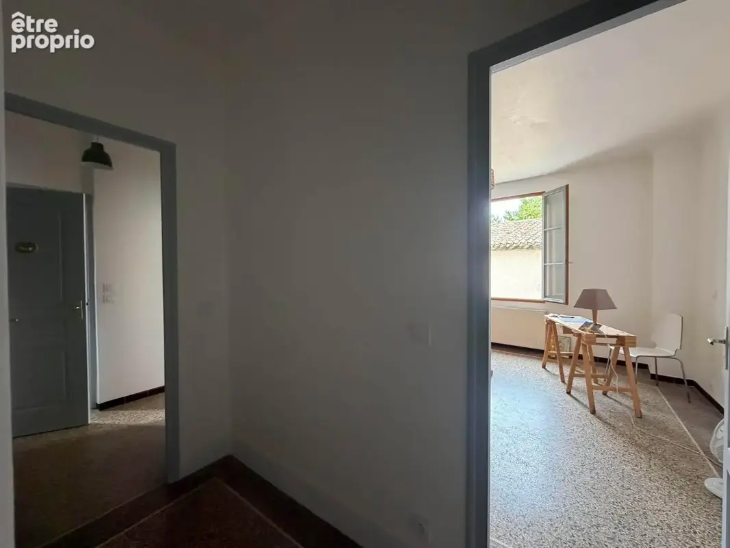 Maison 110 m² à Arles  - photo 4