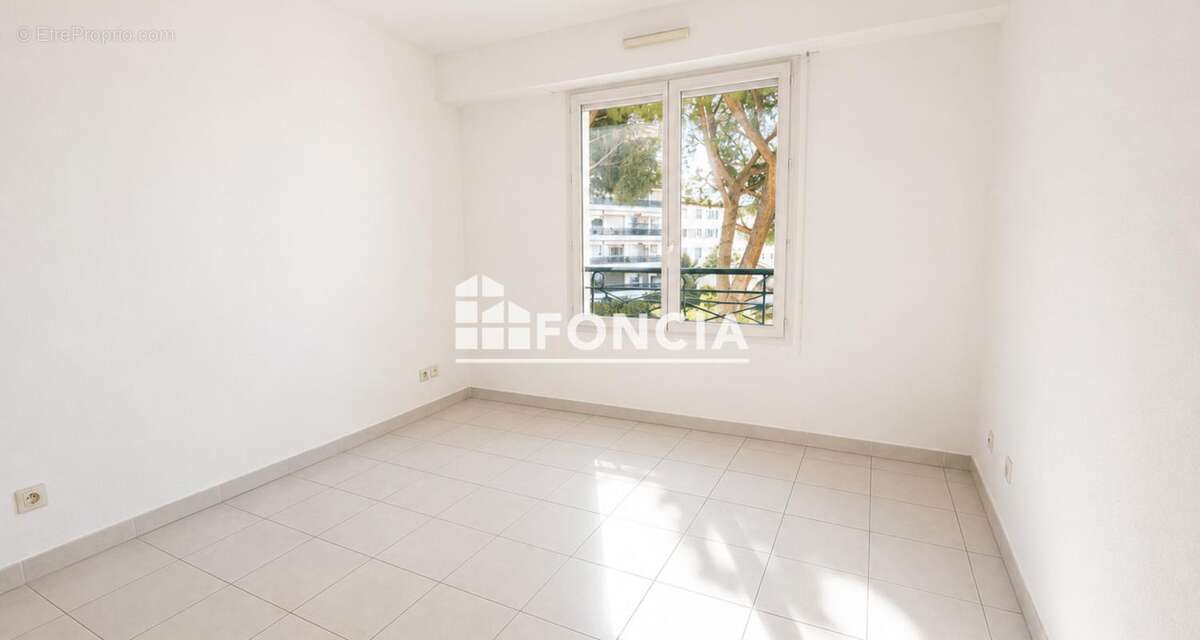 Antibes-juan les pins , proximite gare et pinede - photo 4