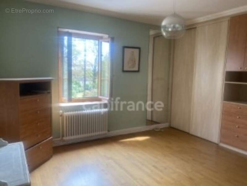 Maison à GREZIEU-LA-VARENNE