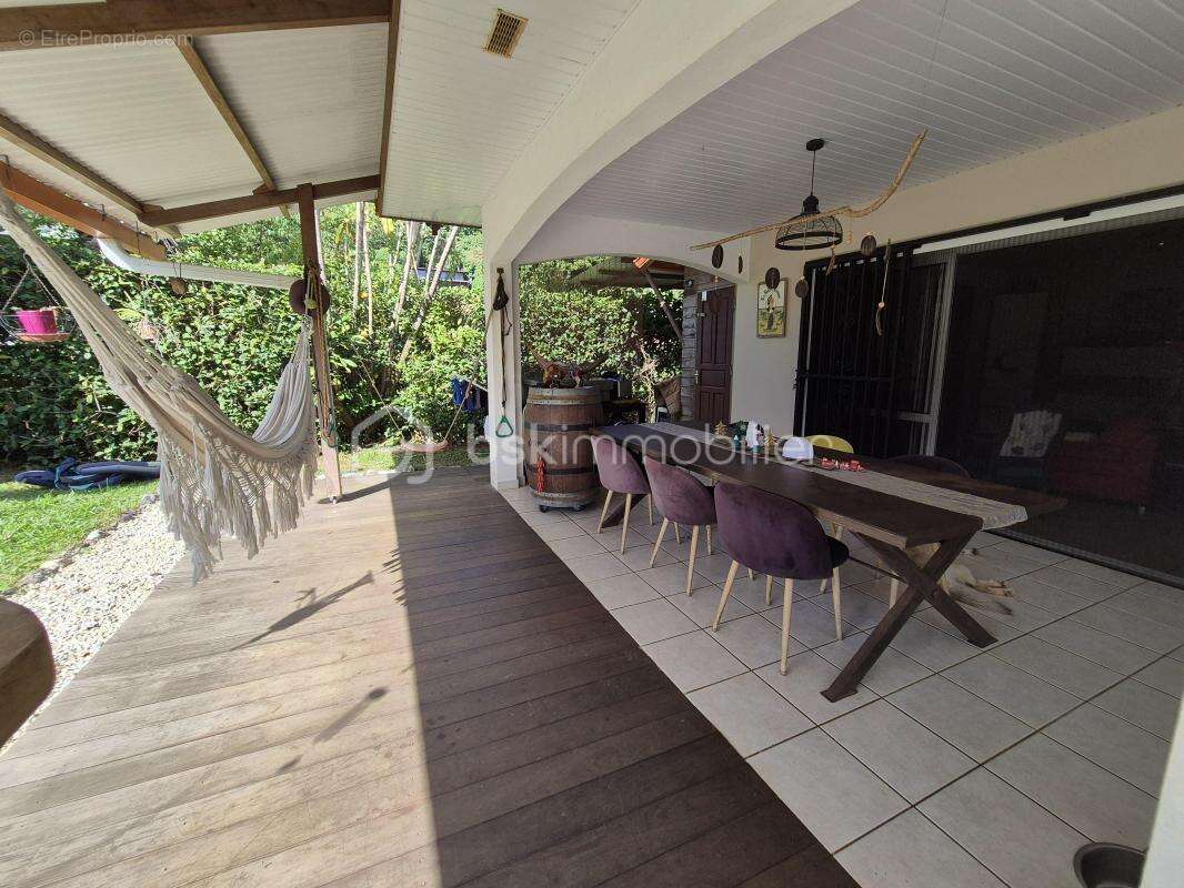 Maison à REMIRE-MONTJOLY