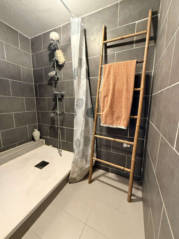 Appartement à MARSEILLE-6E