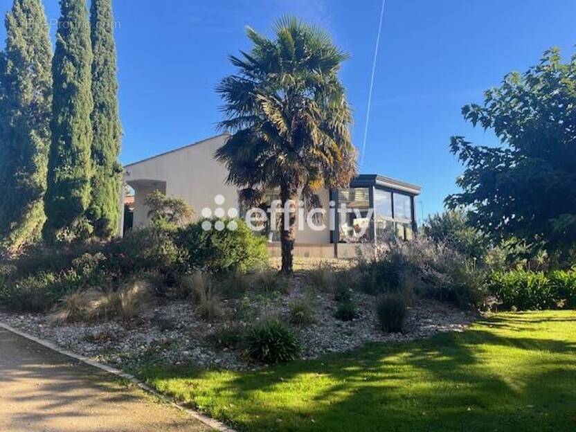 Maison à LE GIROUARD