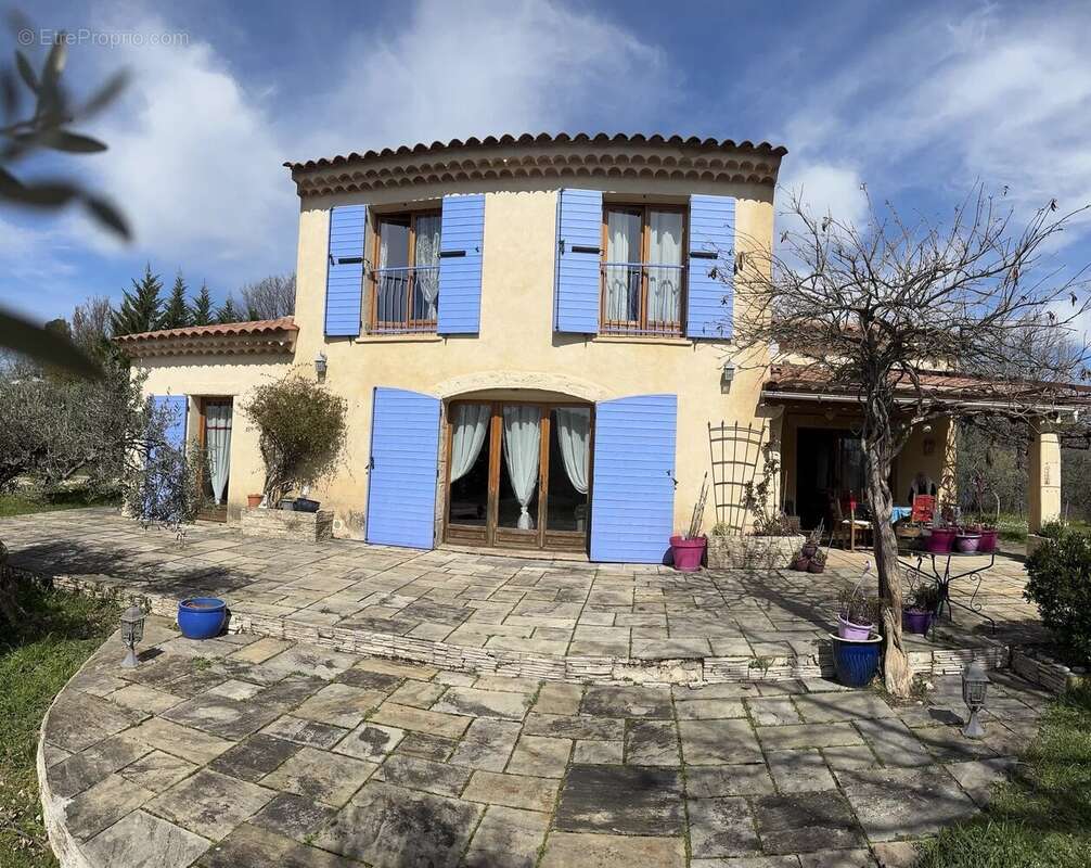 Maison à CHATEAUDOUBLE