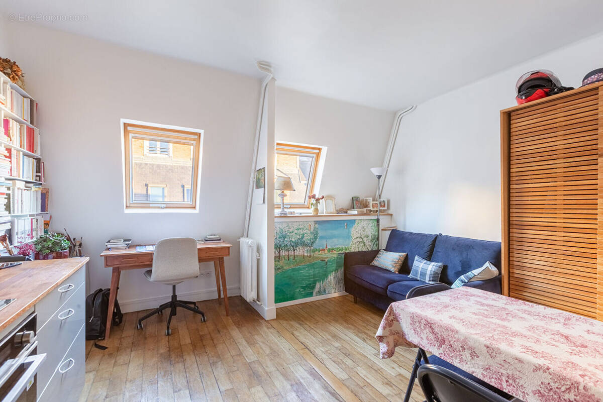 Appartement à PARIS-14E