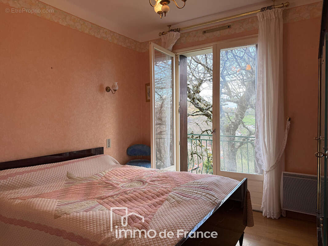 Maison à DECAZEVILLE