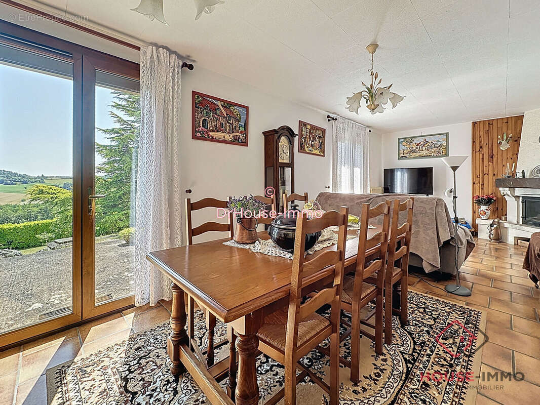 Maison à LEGUILLAC-DE-L&#039;AUCHE