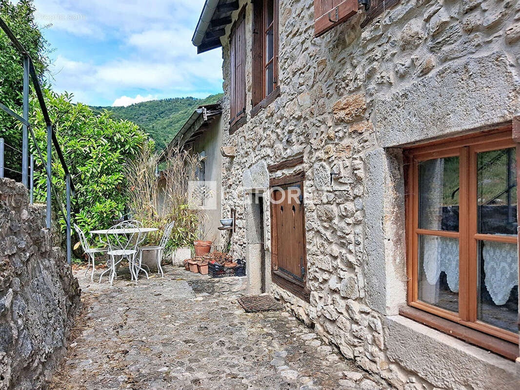 Maison à MATAFELON-GRANGES
