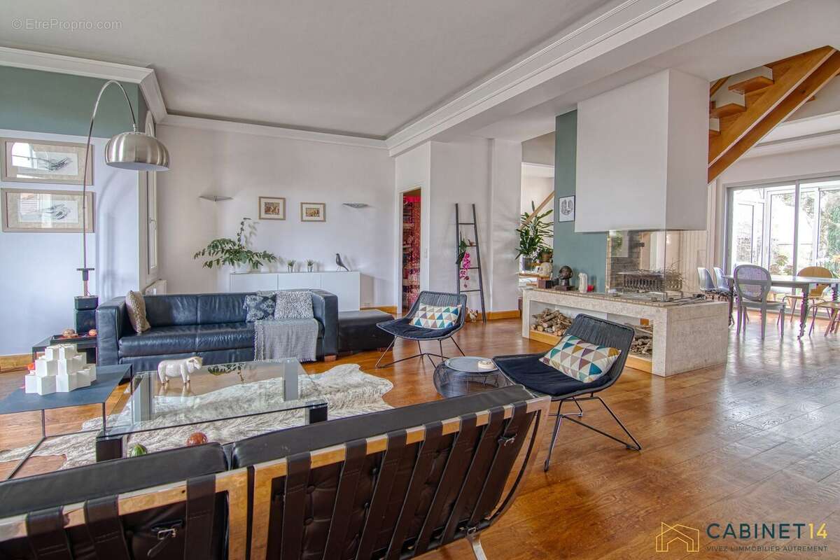 Séjour 4 - Maison à VIROFLAY