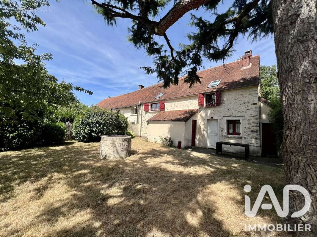 Maison 118 m² à Saint-Martin-Des-Champs  - photo 2