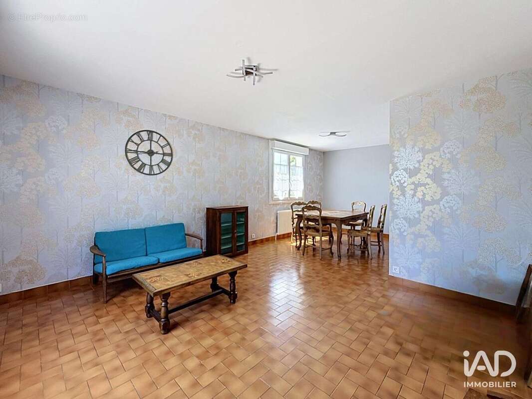 Photo 2 - Maison à MENNEVAL