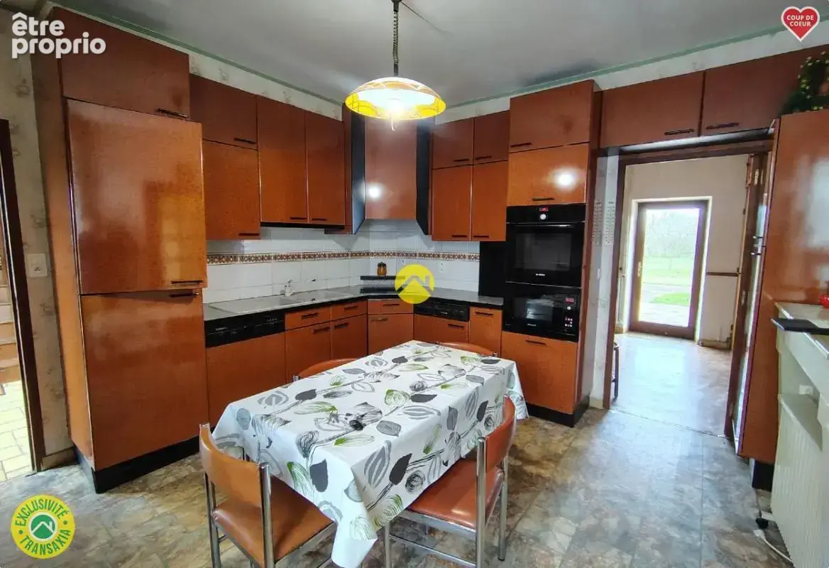 Maison 200 m² à Sancoins  - photo 6