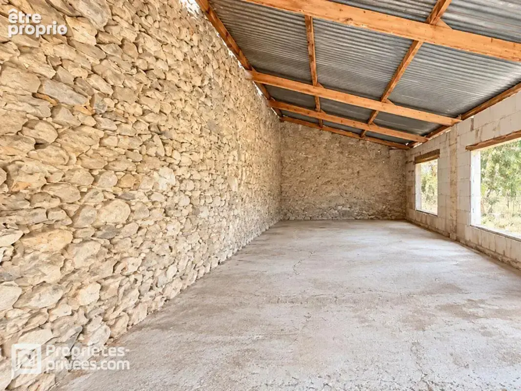 Mas en pierres de 216 m² avec 5 chambres - 3 dépendances aménagées - 1 grange de 106 m² - 1 atelier de 46 m² à ORANGE OUEST - 48 - photo 17