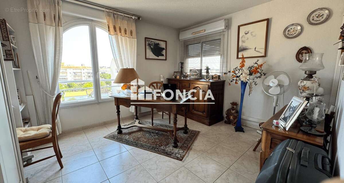   Saint-Raphaël Centre ville - Appartement T4 — 105m² — Dernier étage -- Garage -- Cave - photo 10
