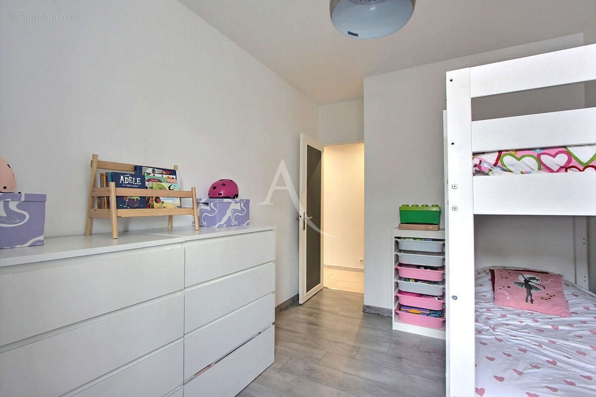 Appartement à VILLENEUVE-LA-GARENNE