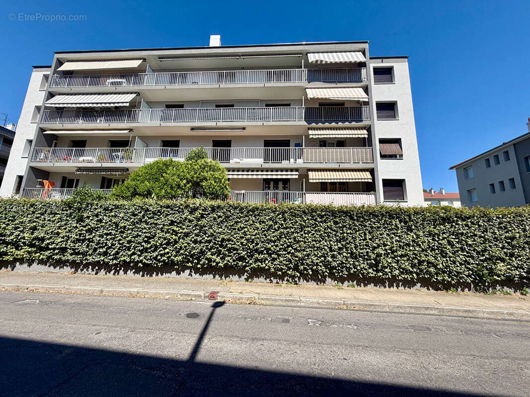 Appartement Valence T2 - 49.5 m2 avec grand balcon et place de parking privative - photo 6
