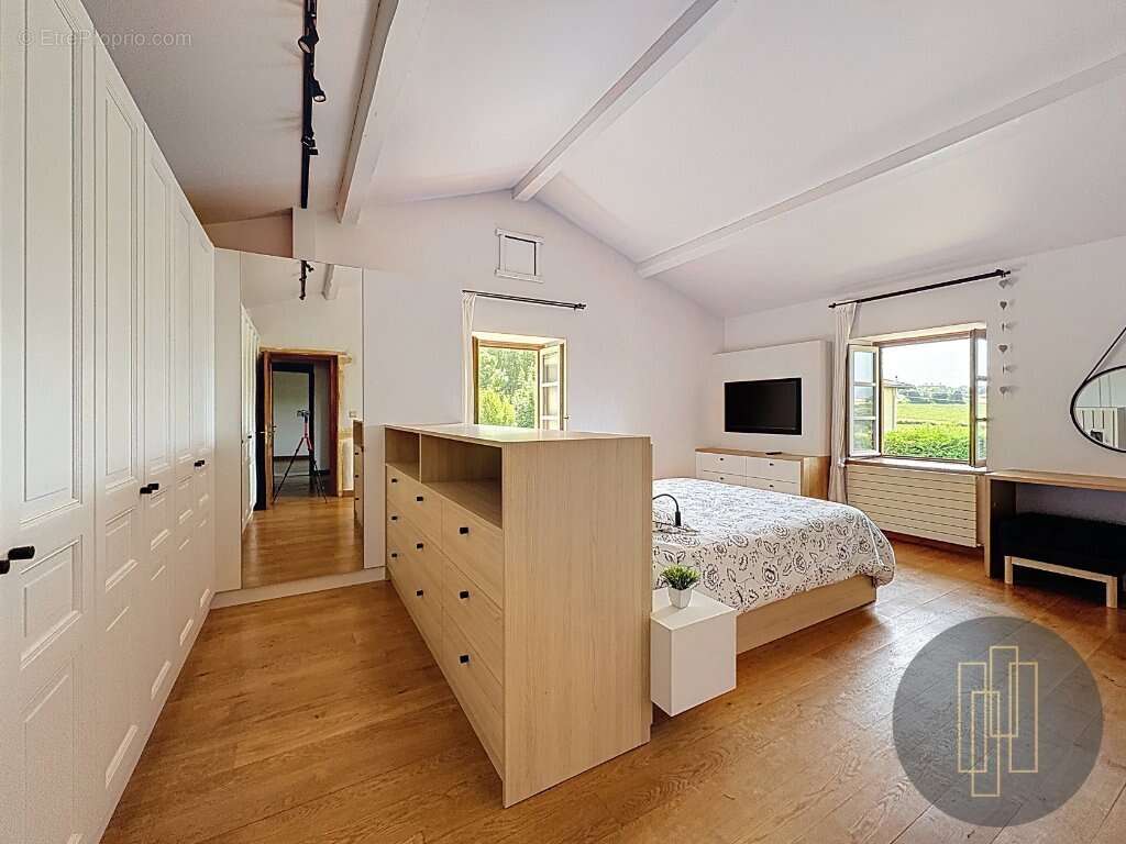 Maison à SAINT-GERMAIN-SUR-L&#039;ARBRESLE