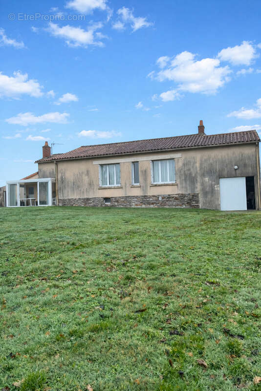 Maison à SAINT-PIERRE-DU-CHEMIN