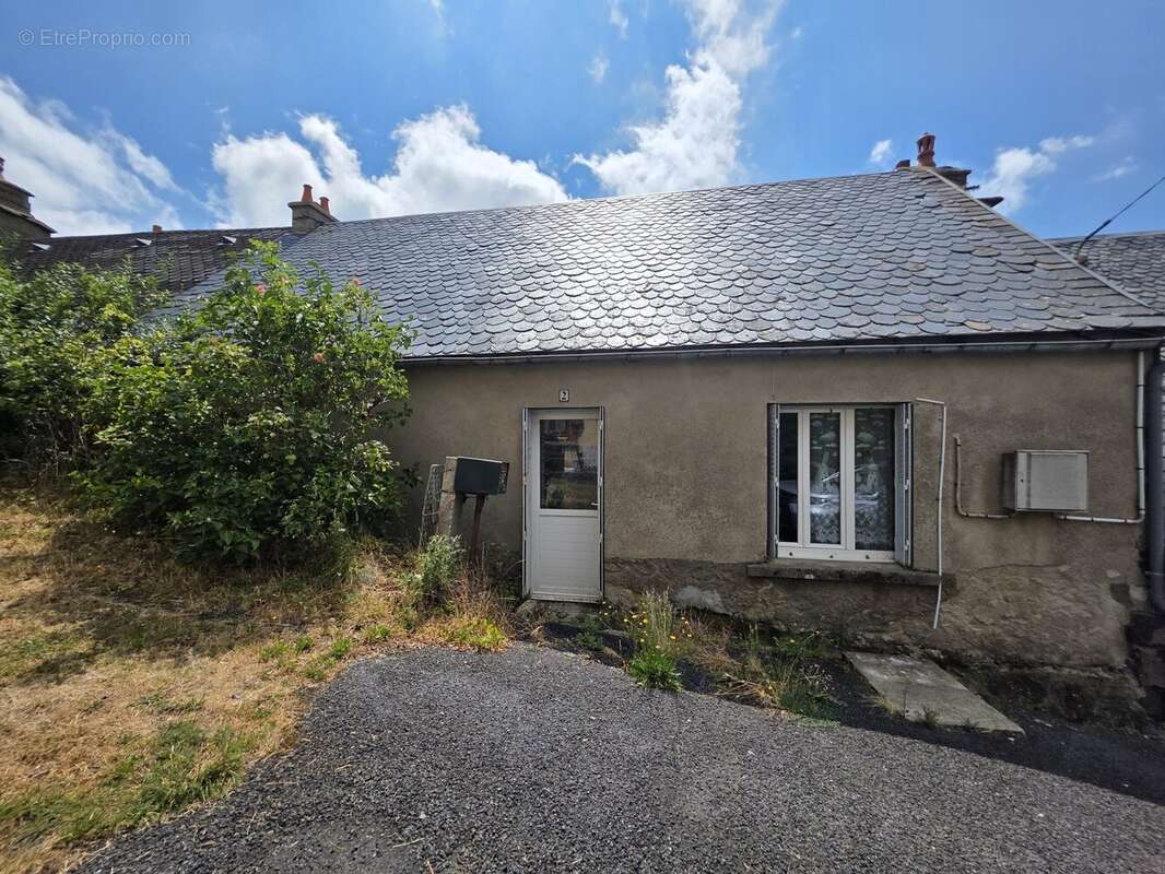 Maison 110 m² à Apchon  - photo 2