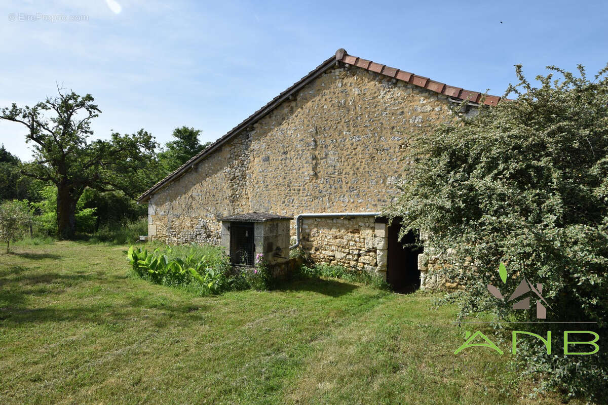 Maison à GRASSAC