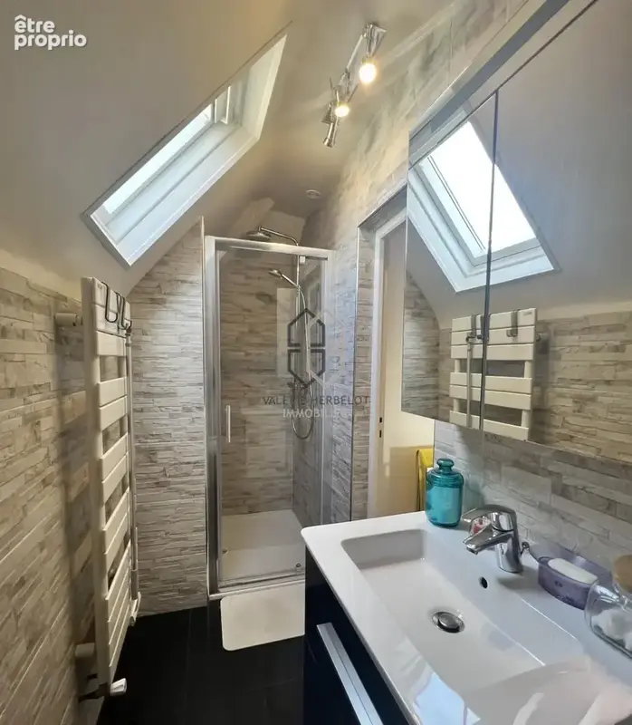 Parfaitement située et parfaitement entretenue, maison familiale indépendante - photo 8