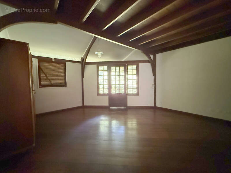 Maison à MONTSINERY-TONNEGRANDE