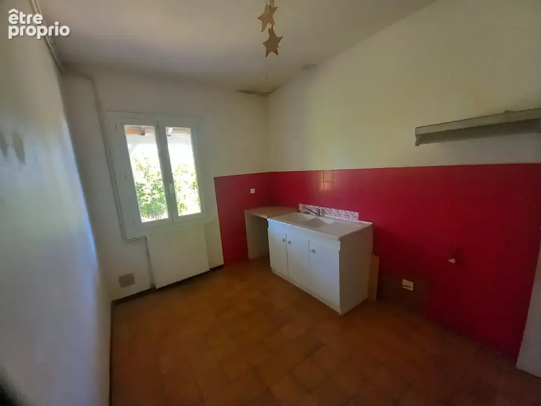 Maison de plain pied avec 20 garages - photo 3