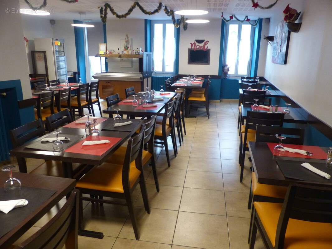 Commerce à LES HERBIERS