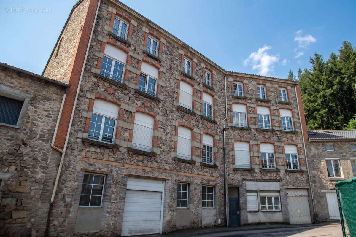 Appartement à LA SEAUVE-SUR-SEMENE