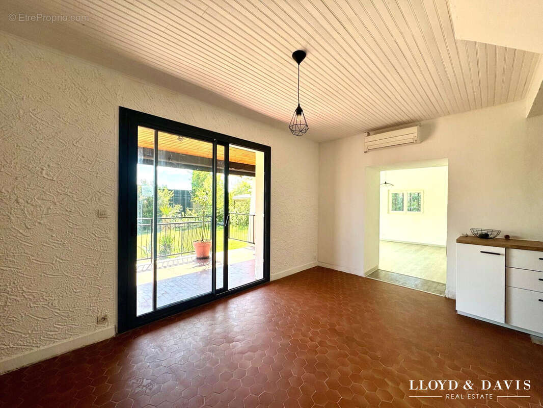 Maison à GARRIGUES-SAINTE-EULALIE
