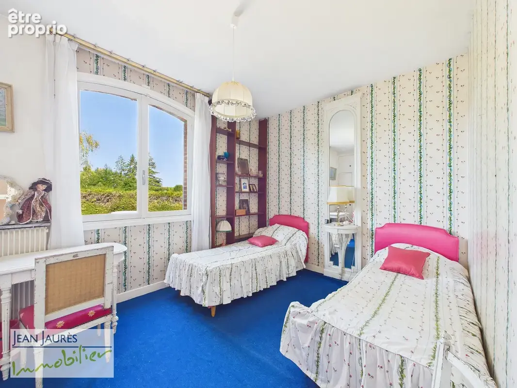 Propriété familiale des années 60 avec parc et piscine - photo 13
