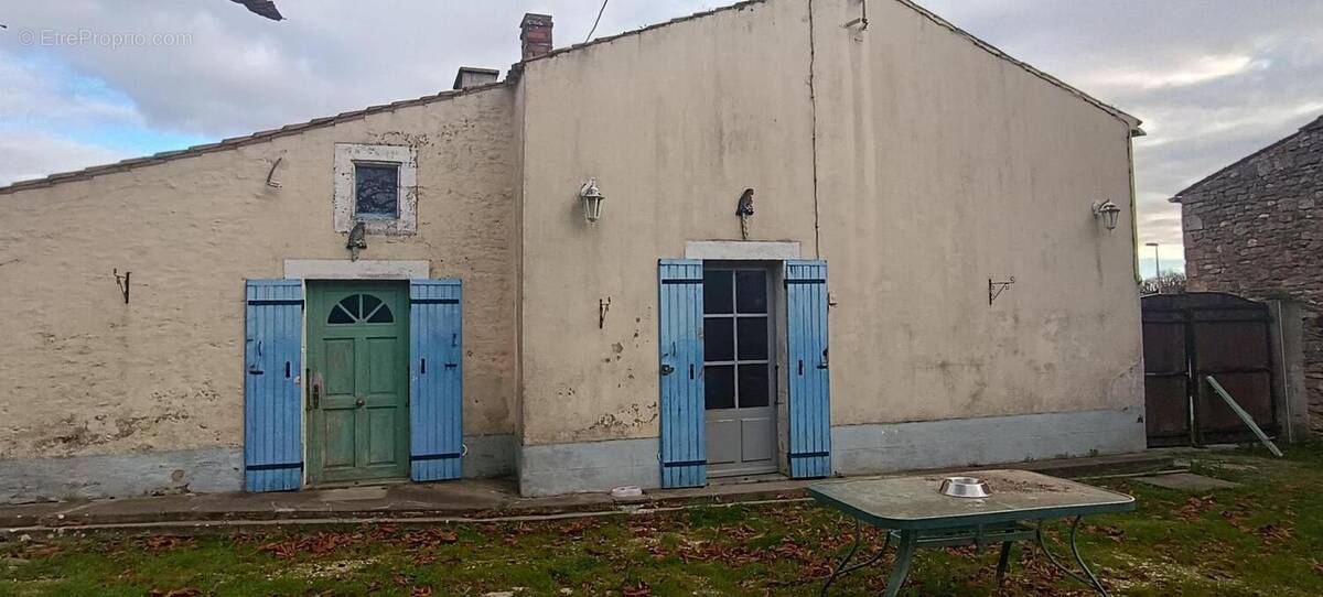 Maison à SAINT-GERMAIN-DE-MARENCENNES