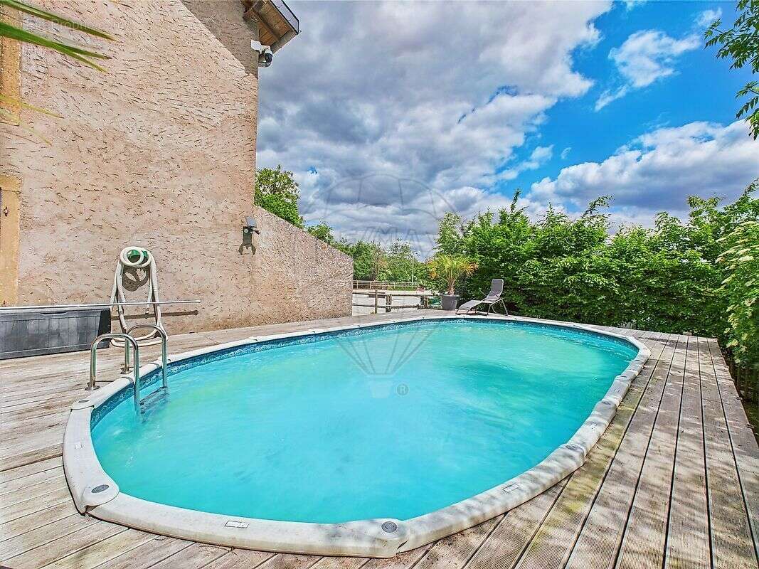 Maison à MAIRY-MAINVILLE