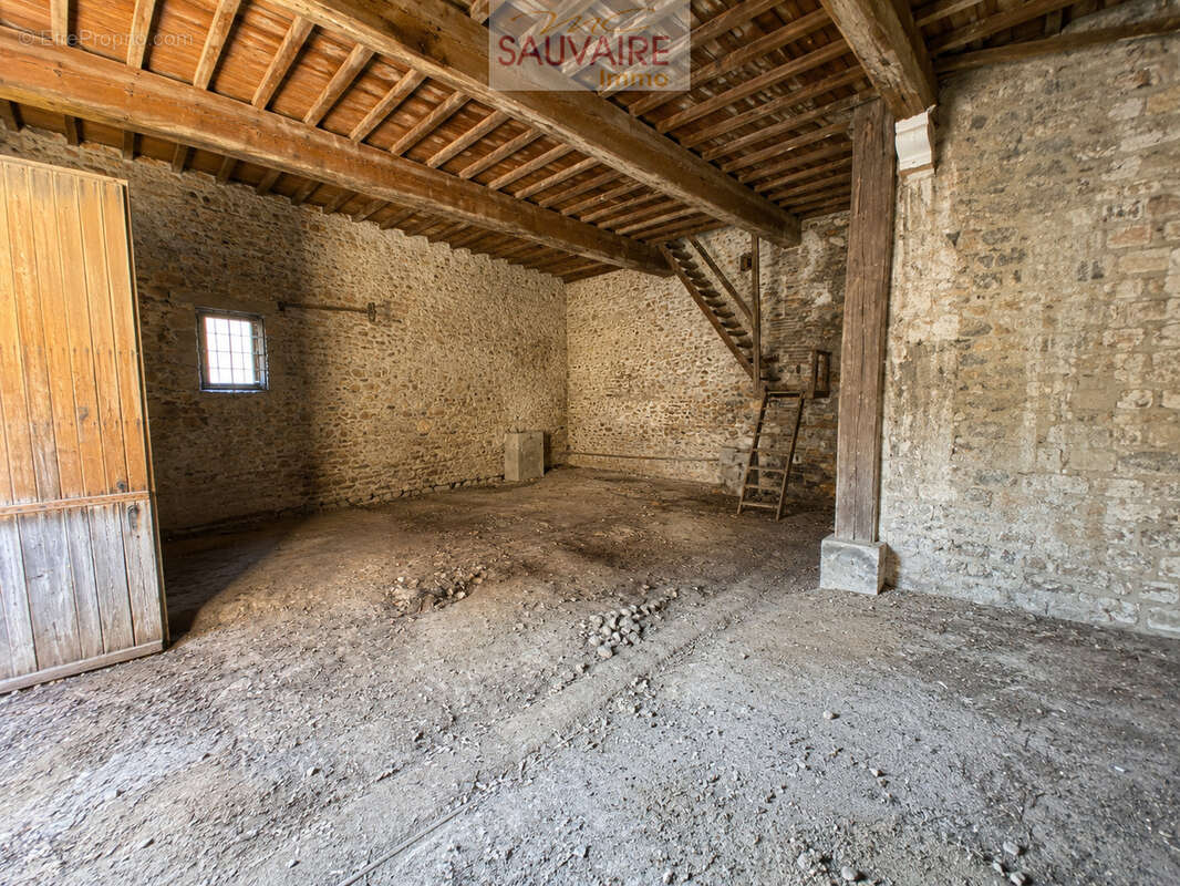 Torreilles   Bâtiment à réhabiliter avec permis pour une maison familiale de charme - photo 2