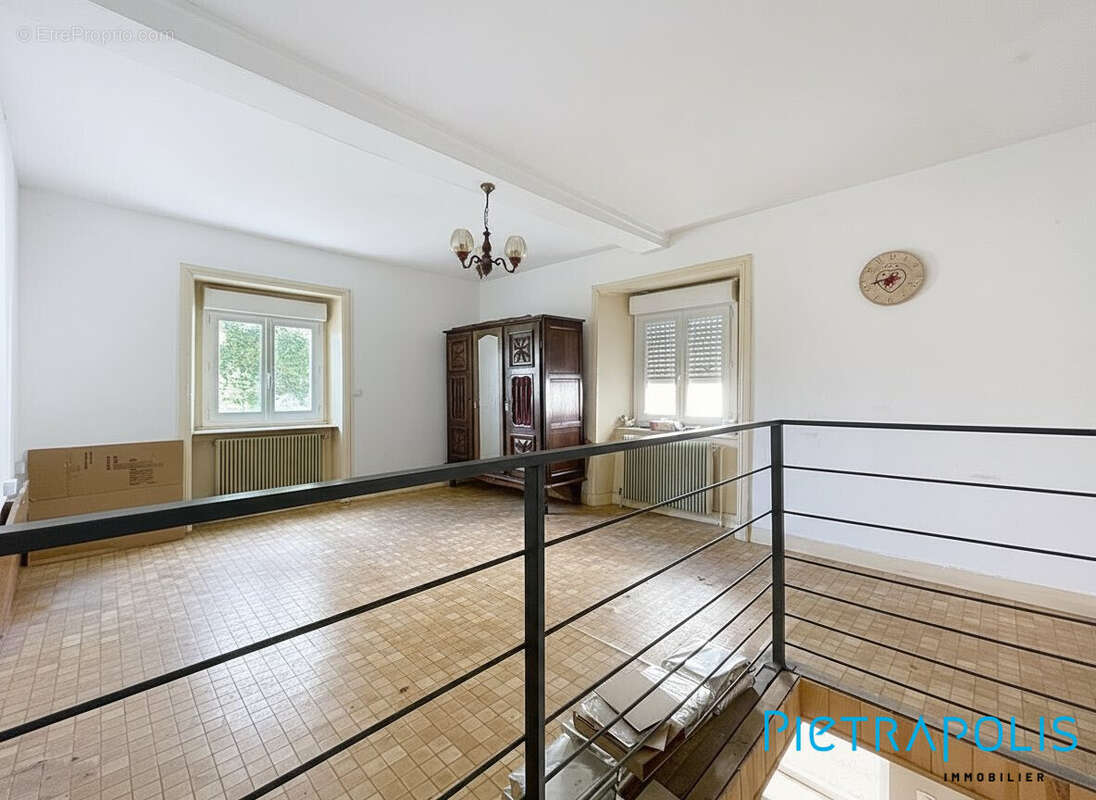 Maison 175 m² à Chambost-Longessaigne  - photo 7