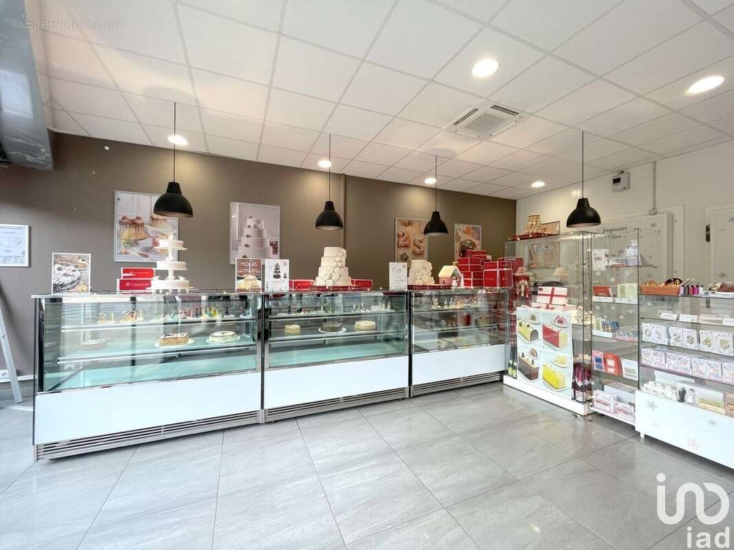Photo 2 - Commerce à SERVON