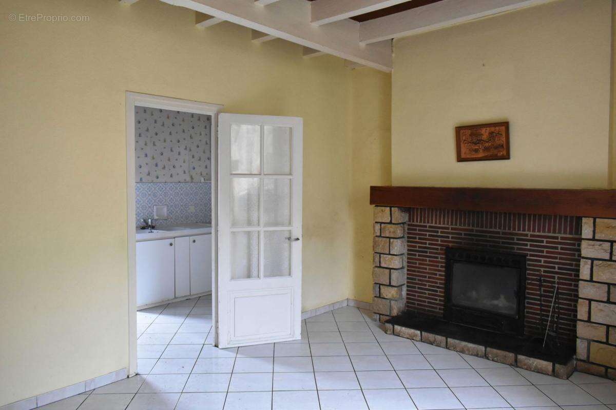 Maison à MONBAHUS