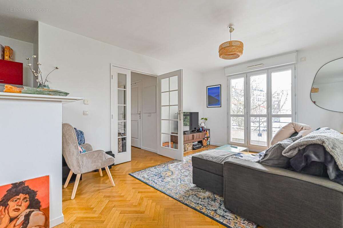 Appartement à LES LILAS