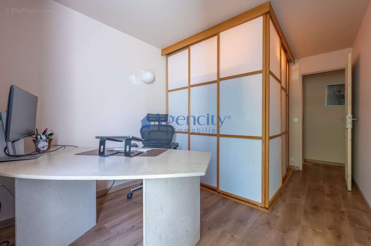 Appartement à LOGNES