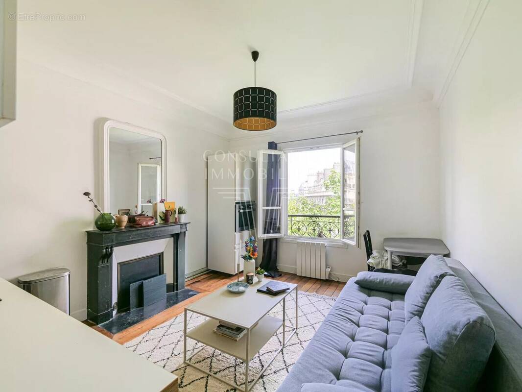 Appartement à PARIS-16E