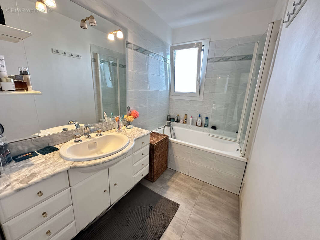 Appartement à SIX-FOURS-LES-PLAGES