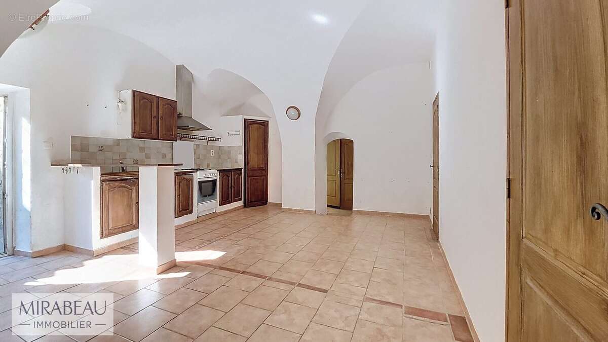 Appartement à SAINT-MARTIN-DE-LA-BRASQUE