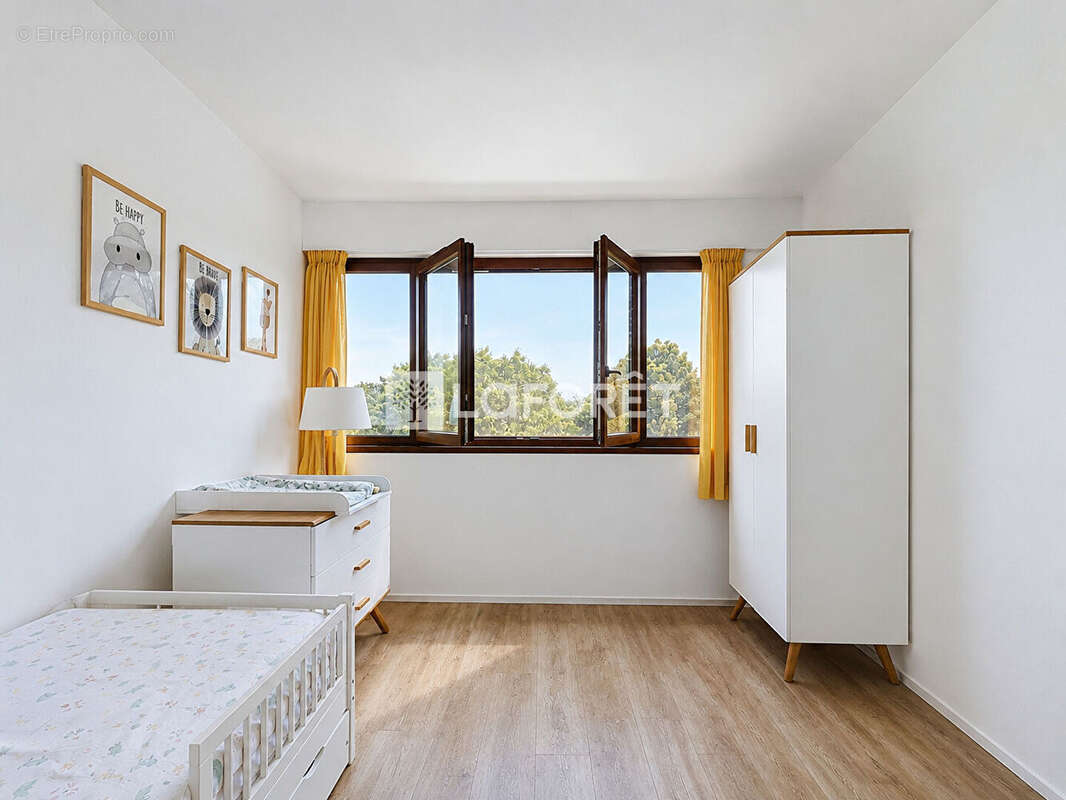 Appartement à LA CELLE-SAINT-CLOUD