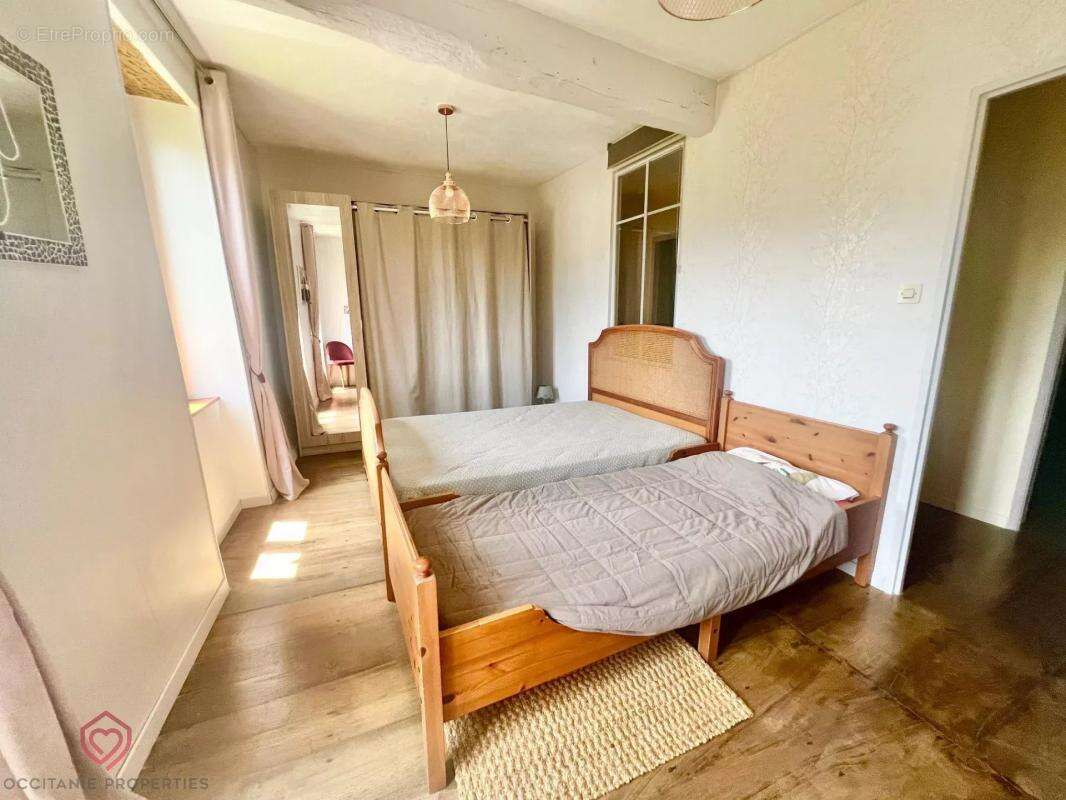 Maison à SAINT-PIERRE-DE-RIVIERE